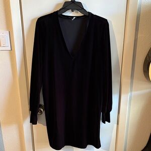 Black velvet long sleeve midi dress Sz L
